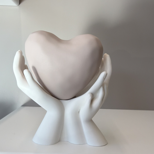 STATUA MANI CUORE ROSA