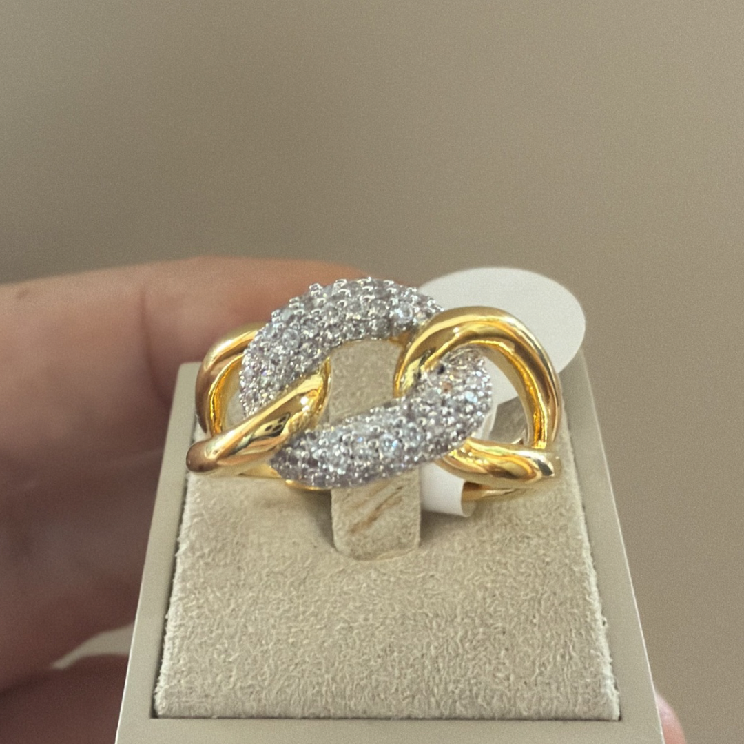 ANELLO DORATO E ZIRCONI