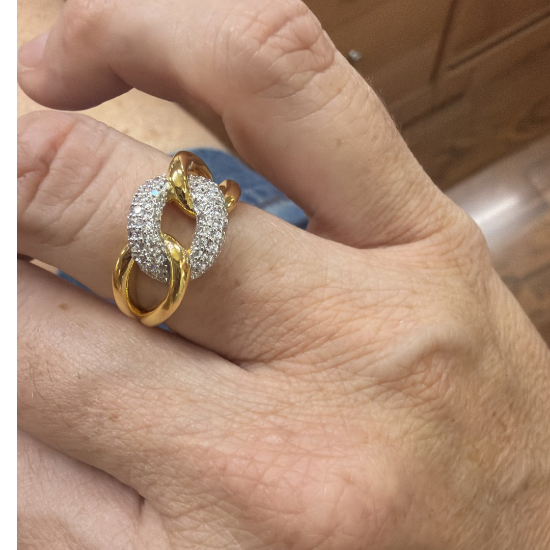 ANELLO DORATO E ZIRCONI